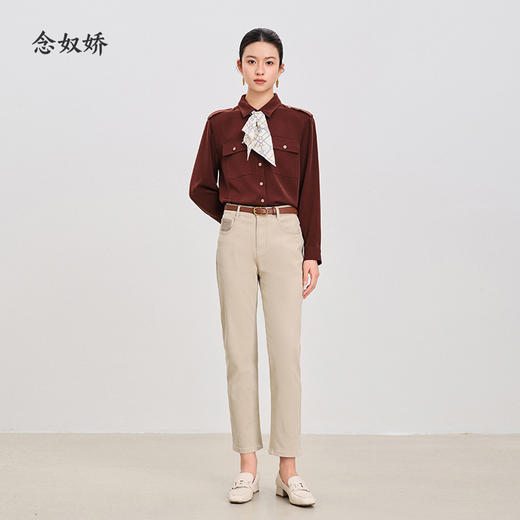 【商场同款】CNT4899 “ 奶茶牛仔裤 ” 奶茶色柔和雅致 小烟管裤型利落修身 刺绣和拼接设计 立体美观 棉弹牛仔面料 透气好穿 小脚牛仔裤 商品图10