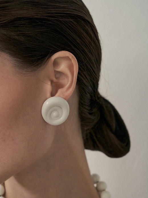 monSecret｜WA240207_W 白色漩涡耳钉【WAVE】 [ 白 ] 商品图0