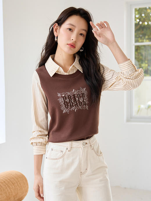 【年终特卖】熙世界美德拉风条纹衬衫领上衣拼接刺绣假两件卫衣2025秋装新款 商品图2