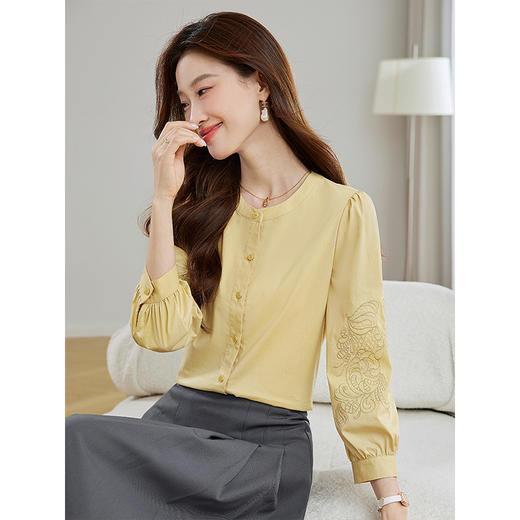 【专属特价】熙世界白色刺绣七分袖衬衣女2025早秋新款法式减龄圆领衬衫上衣 商品图0