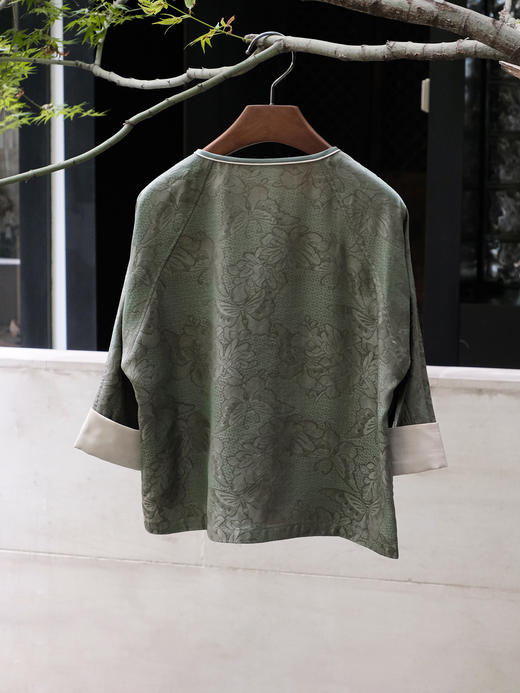 盛唐婧 |真丝提花罗芍药花开外套上衣-绿色 商品图4