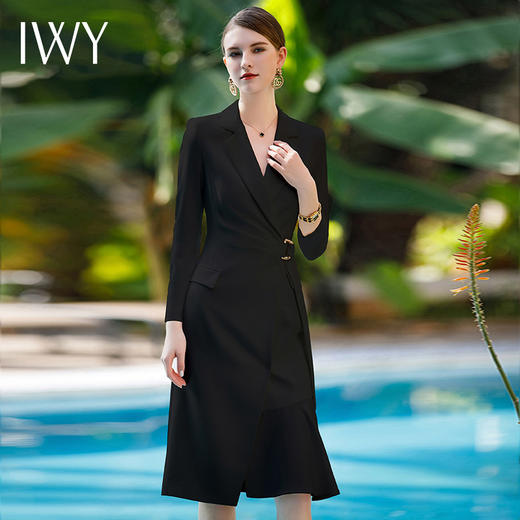 IWY/秋款赫本风小黑裙女士连衣裙高级感知性通勤端庄中长裙职业装Q988-B 商品图3