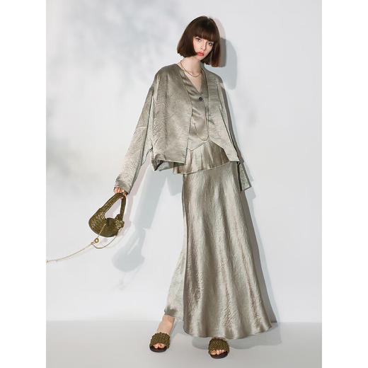 COCOBELLA[100%醋酸]早秋斜裁肌理褶皱感马夹奢感马甲WS0009 商品图3