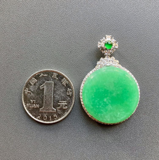 陈梦同款★糯冰种阳绿翡翠无事牌圆牌18k白金镶嵌 商品图4