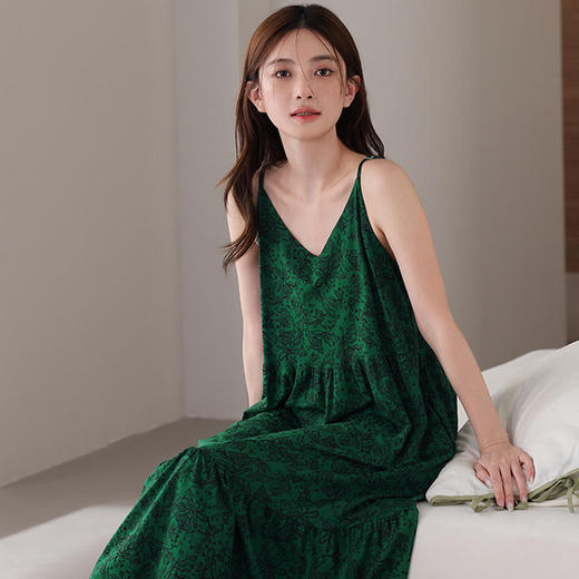冰丝凉感吊带连衣裙 | 高端凉感 莫代尔面料 绸缎般丝滑 天生柔软 可家居可外穿带胸垫连衣裙 商品图6