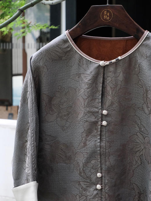 盛唐婧 |真丝提花罗芍药花开外套上衣-紫色 商品图1