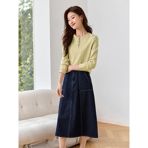 【专属特价】熙世界爱心纽扣肌理针织T恤长袖2025新款宽松圆领减龄打底上衣 商品图1