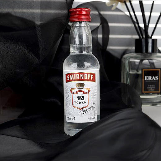斯米诺红牌伏特加50ml*1瓶（酒版） 商品图3