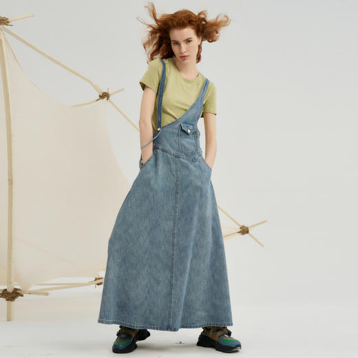 谜底牛仔背带裙女2024秋季新品复古风帅气大摆型长半裙243MB1185 商品图0