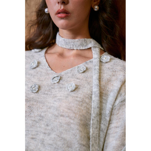 HeyDress立体花刺绣针织衫女秋季法式V领宽松慵懒感玫瑰飘带毛衣 商品图2