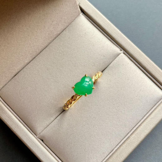 冰种阳绿翡翠心戒指18k黄金镶嵌 商品图2