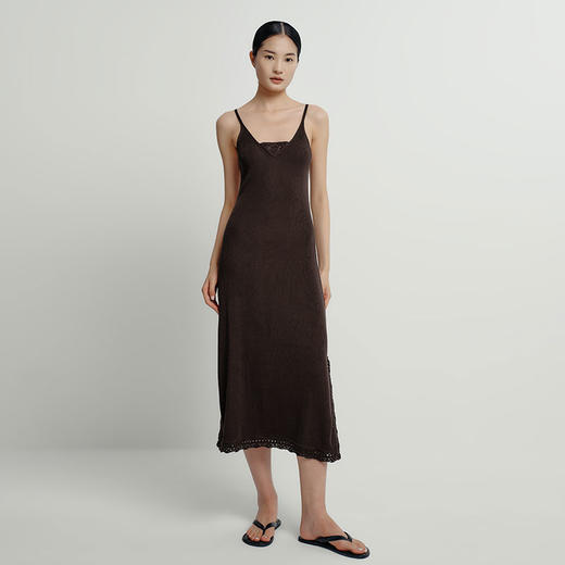 ROMI STUDIO“棕标系列"莫代尔棉纯手工勾花侧开叉针织连衣裙D4034 商品图1