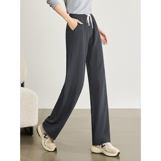 【专属特价】熙世界米杏色肌理针织阔腿裤2025秋新款垂感窄版直筒休闲裤子 商品图3