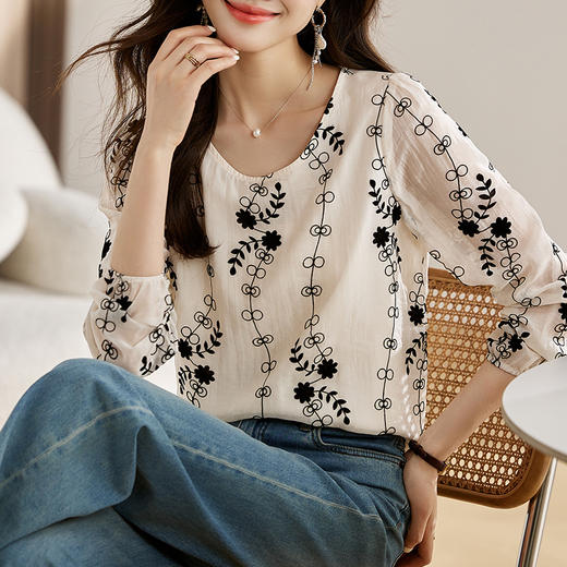 雀说新款气质植绒花朵简约宽松百搭休闲圆领套头韩版减龄上衣AL288 商品图0