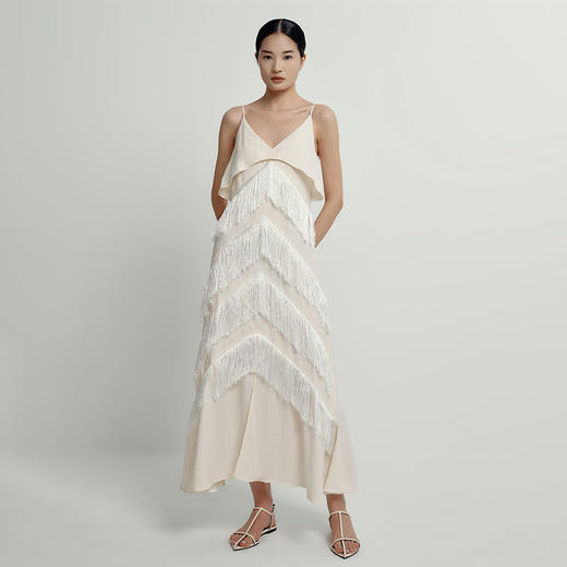 ROMI STUDIO“棕标系列”自然肌理垂感流苏吊带露背连衣裙 D3221 商品图4