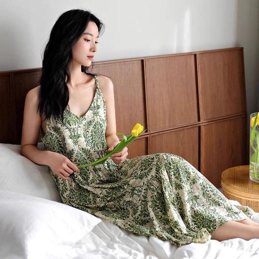 冰丝凉感吊带连衣裙 | 高端凉感 莫代尔面料 绸缎般丝滑 天生柔软 可家居可外穿带胸垫连衣裙 商品图4