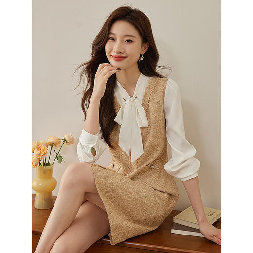 【五折购】熙世界法式假两件小香风连衣裙秋新款气质飘带V领长袖直筒裙子 商品图1