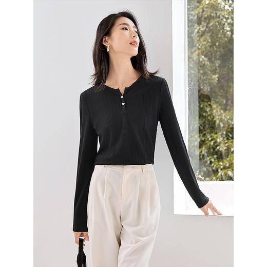 【专属特价】熙世界爱心纽扣肌理针织T恤长袖2025新款宽松圆领减龄打底上衣 商品图0