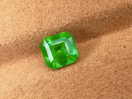 1.94ct 祖母绿裸石 商品图3