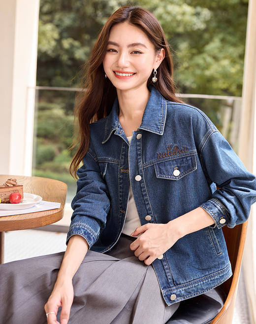 【专属特价】熙世界文艺复古字母绣花牛仔外套短款粉色夹克上衣2025秋装新款 商品图4