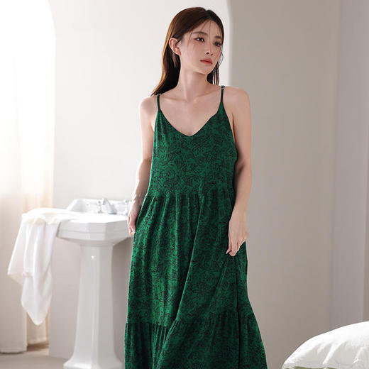 冰丝凉感吊带连衣裙 | 高端凉感 莫代尔面料 绸缎般丝滑 天生柔软 可家居可外穿带胸垫连衣裙 商品图5