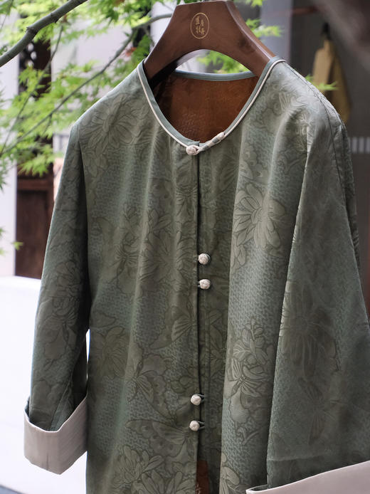 盛唐婧 |真丝提花罗芍药花开外套上衣-绿色 商品图2