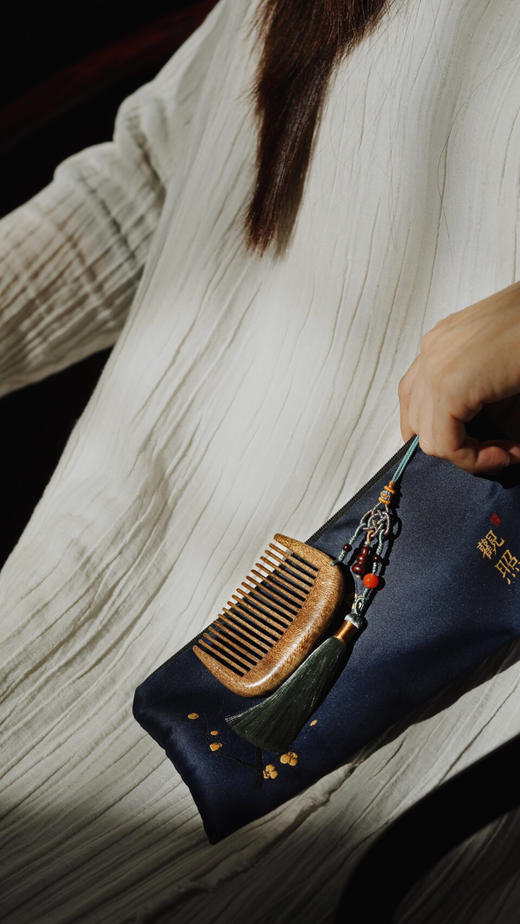 【青山特惠】金丝楠【颜末】木梳-挂件 s8 商品图5