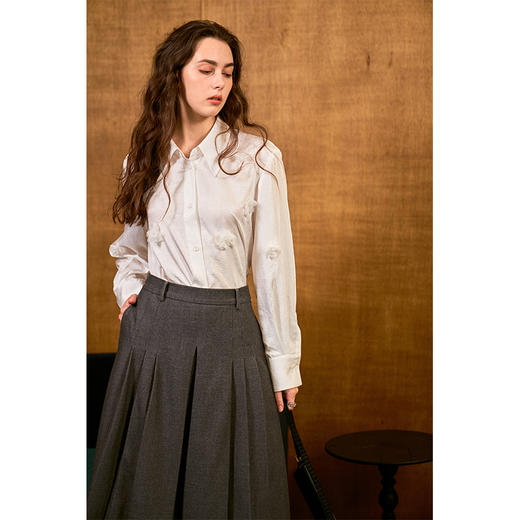 HeyDress立体绣花衬衫女白色缎面设计感通勤优雅气质宽松百搭上衣 商品图1