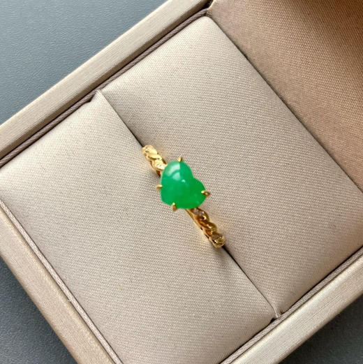 冰种阳绿翡翠心戒指18k黄金镶嵌 商品图3