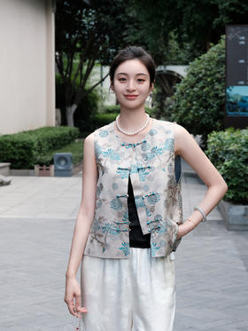 作品亮点介绍】盛唐婧|真丝宋锦兰庭丝菊对襟马甲