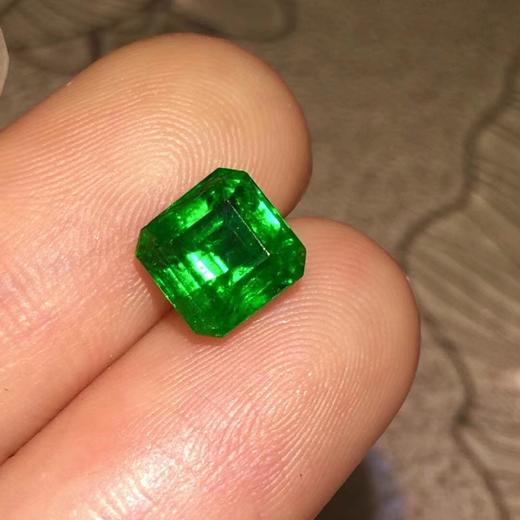 1.96ct 祖母绿裸石 商品图0