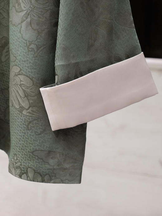 盛唐婧 |真丝提花罗芍药花开外套上衣-绿色 商品图3