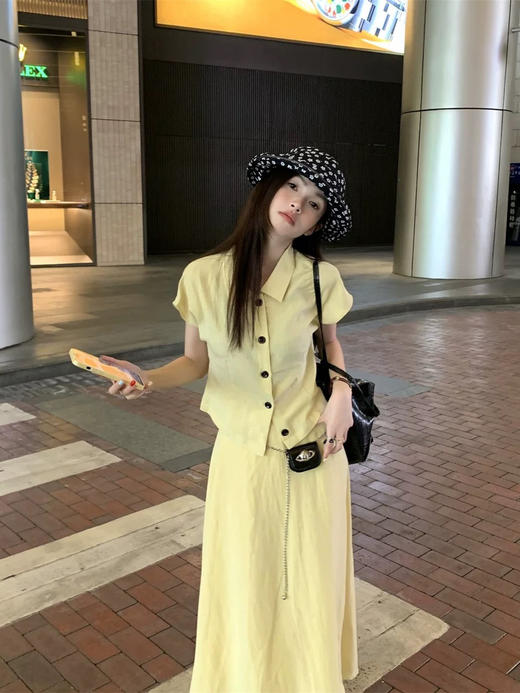👍👍【度假款！超Chill减龄黄色套装】1.各种博主穿搭都有推荐，巨火🔥🔥 2.慵懒又精致的韩系松弛感☑舒适度满分，👍超级遮肉显瘦 商品图1