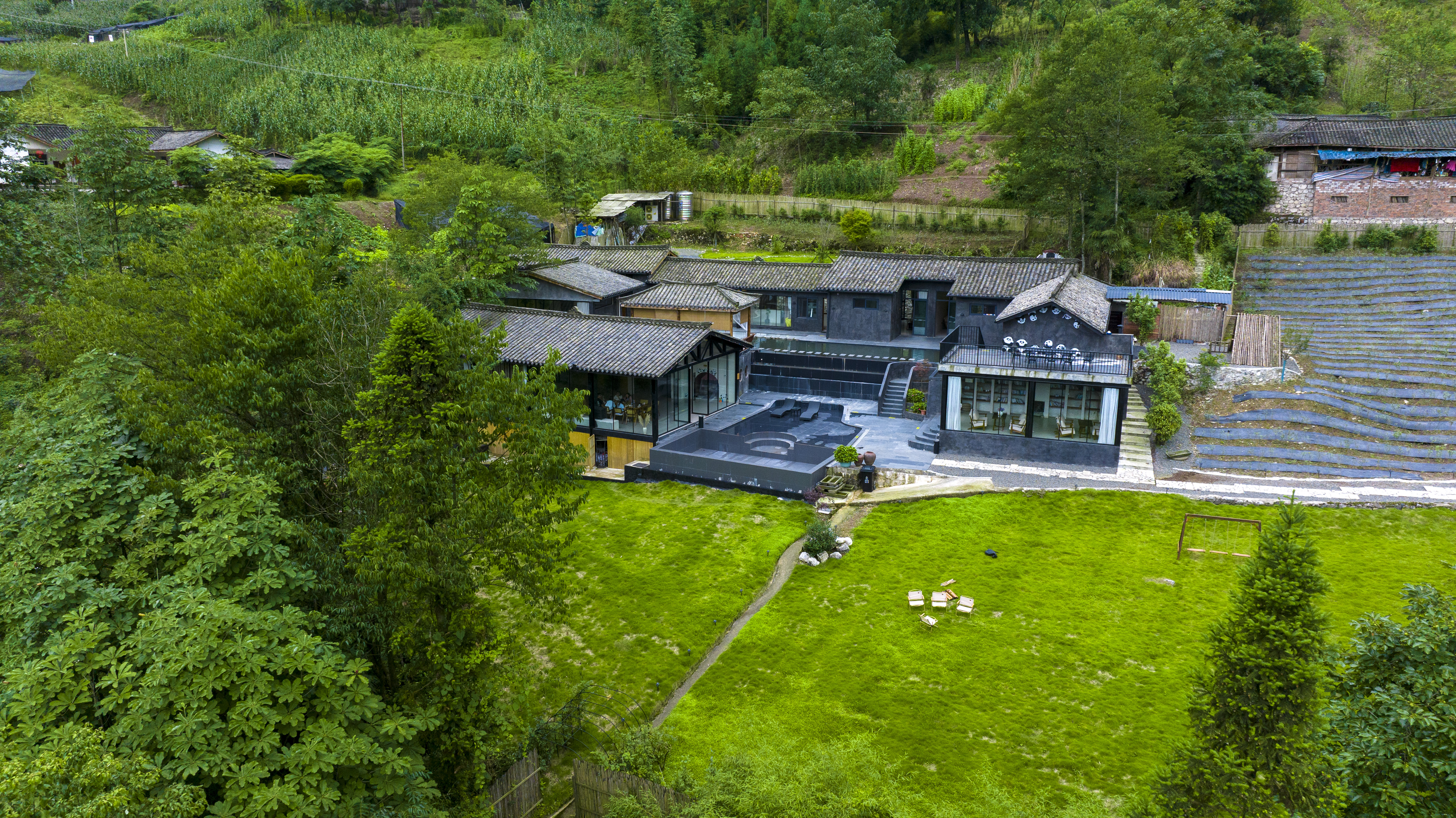 【崇州-274号院】5房泳池/温泉私汤小院，山巅院子、避暑，篝火、赏雪，儿童游玩、亲子房、壁炉+地暖/暖气ymks