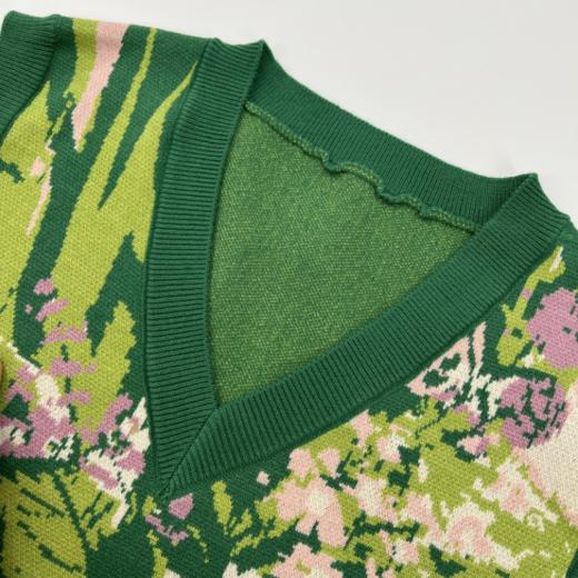 👍👍【岚可可茵曼同款田园v领针织套头马甲】💨1、空间感基础背心版型，加入撞色田园风提花图案点缀，🉐️减龄时髦！  商品图4