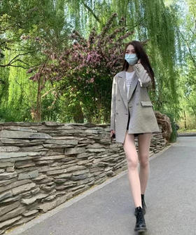 😎 【水色烟蒂·舒感防晒袜】2023全新升级‼️真正带防晒指数的丝袜 ⚠️备上这条丝袜，省下2瓶防晒‼️ 自带滤镜一键磨皮