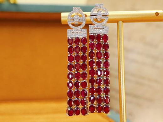 523004 鸽血红红宝石耳钉 石重：11.27ct；总重：14.57g；钻石：0.474ct/144颗 18K白金  真金真钻石💎 超值价：24580 商品图0