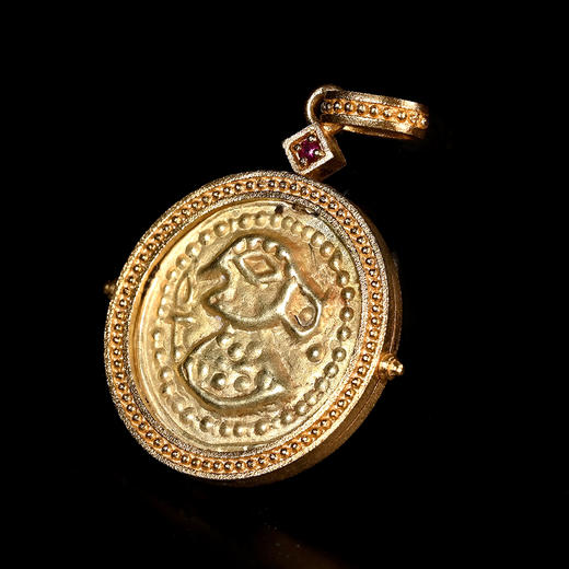 南美洲高古“魔力耳环”人物金片项坠 商品图4