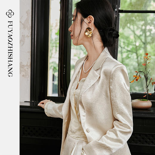 FUYAO扶摇 醋酸缎面西装套装女轻奢国风阔版西服直筒裤两件套 商品图6