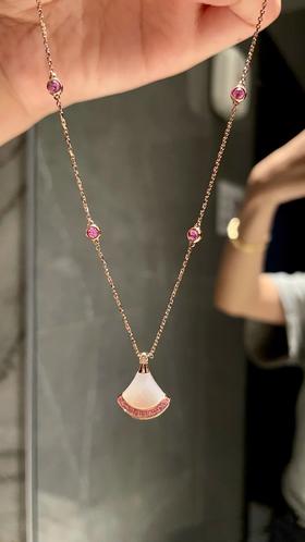 玫瑰色扇子贝母项链