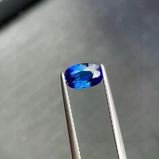 1.03ct 蓝宝石裸石 商品图3