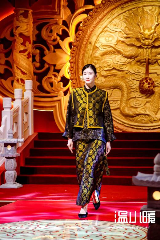 【抖音专属】容止-阔版衬衫(24810935Y-玄黑·正绢) 商品图1