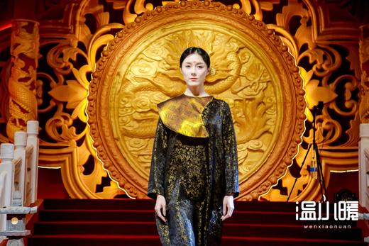 【2025门店同款】明德-茧型连衣裙（24807938-冥夜·正绢） 商品图2