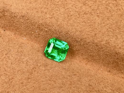 0.8ct 祖母绿裸石 商品图3
