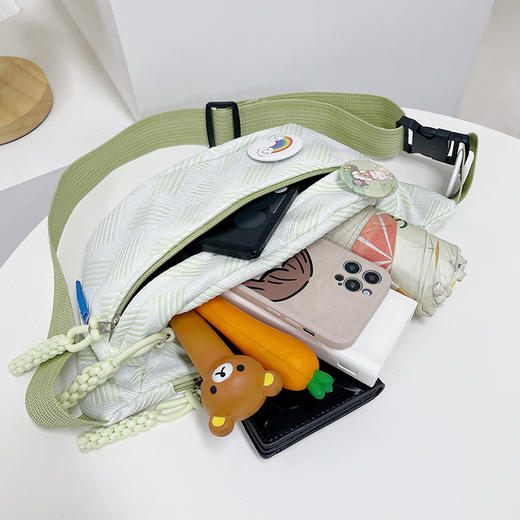 「高颜值！送徽章挂件」简约休闲ins风包包女小清新森系斜挎包运动胸包小众学生腰包箱包 商品图2