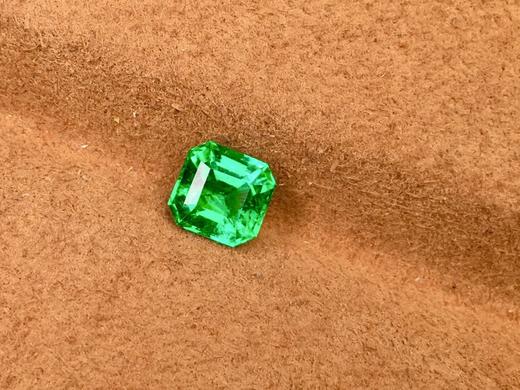 0.8ct 祖母绿裸石 商品图1