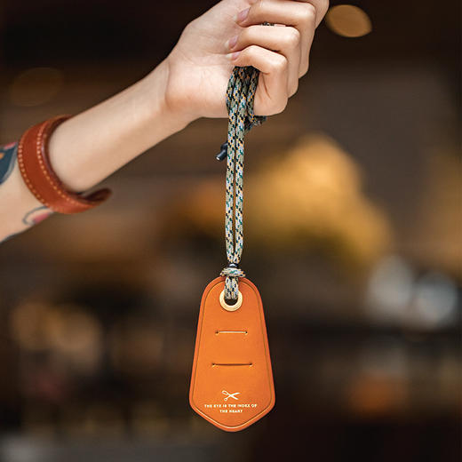 马登女装日系复古防丢防滑便携眼镜墨镜挂绳头层牛皮阿美咔叽项链 商品图0