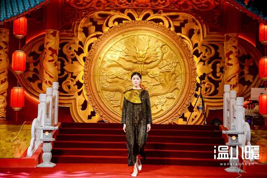 【2025门店同款】明德-茧型连衣裙（24807938-冥夜·正绢） 商品图1