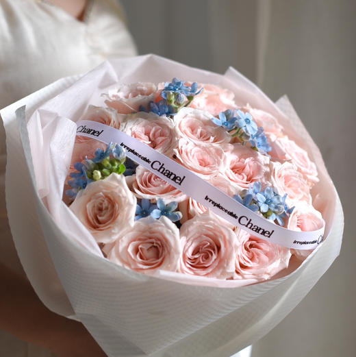 19枝双鱼座天秤座玫瑰蓝花束星花 商品图1