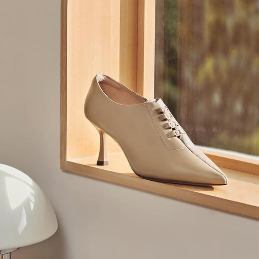 千百度 秋季 深口单鞋 A24478231 商品图1